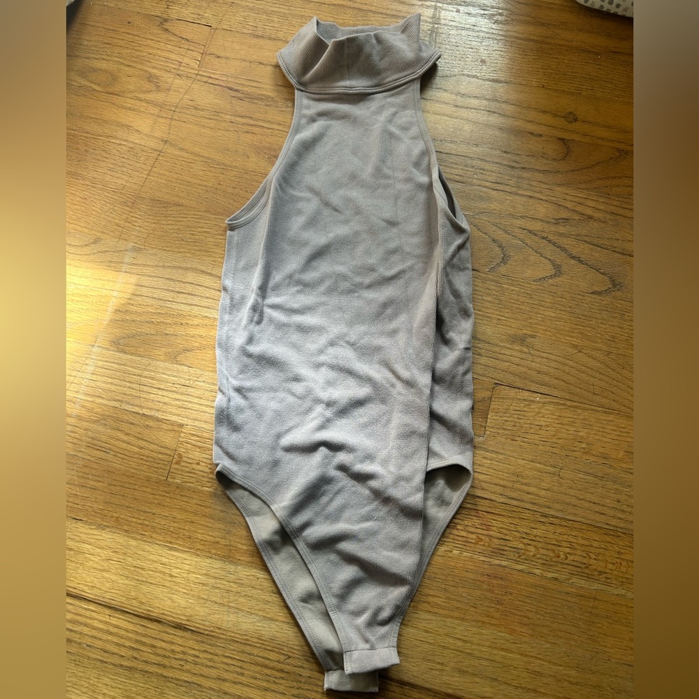 Zara women’s Gray Bodysuit